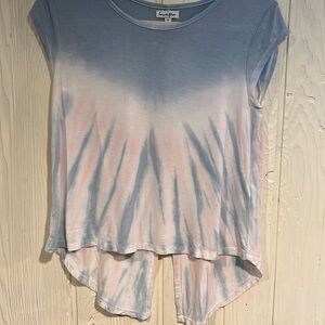 LOVE FIRE TOP PASTEL CAP SLEEVES SHIRT TALE BACK SIZE LARGE